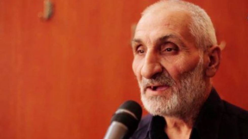 Hristiyan yaşlı adam IŞİD’in koyduğu azınlık vergisini ödeyemeyince Müslüman oldu!