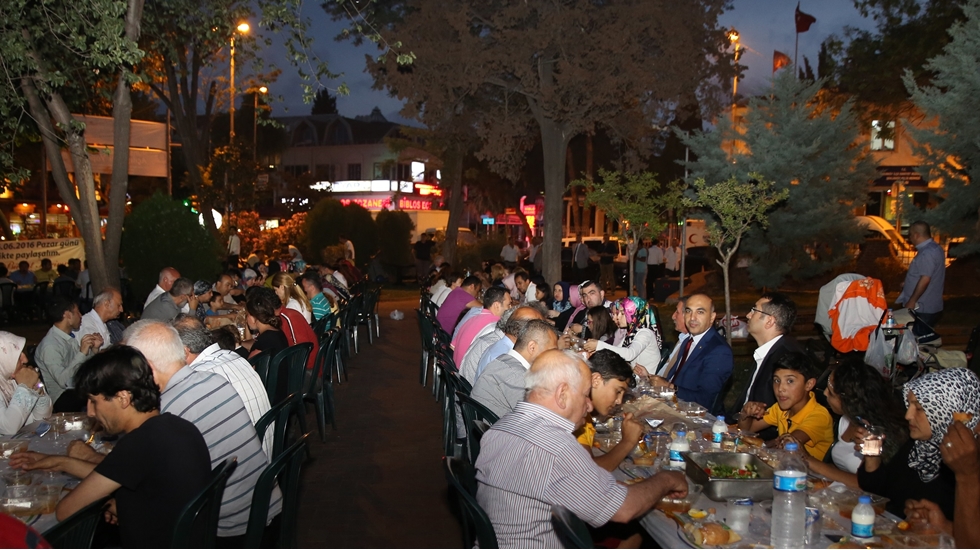 Atatürk Parkı’nda iftar