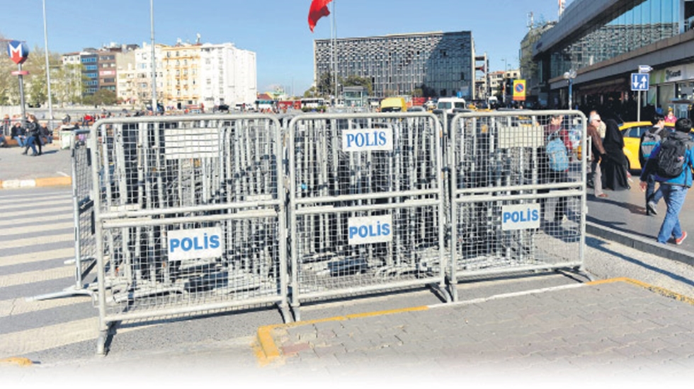 CHP’li Özel: “Memleketi OHAL’e Boğdunuz… Diktatörler Meydanlardan Korkar”
