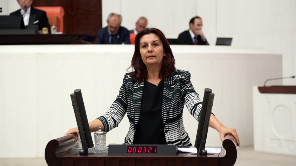 CHP&rsquo;li Karabıyık&rsquo;tan Bakan &Ouml;zer&rsquo;e soru bombardımanı...