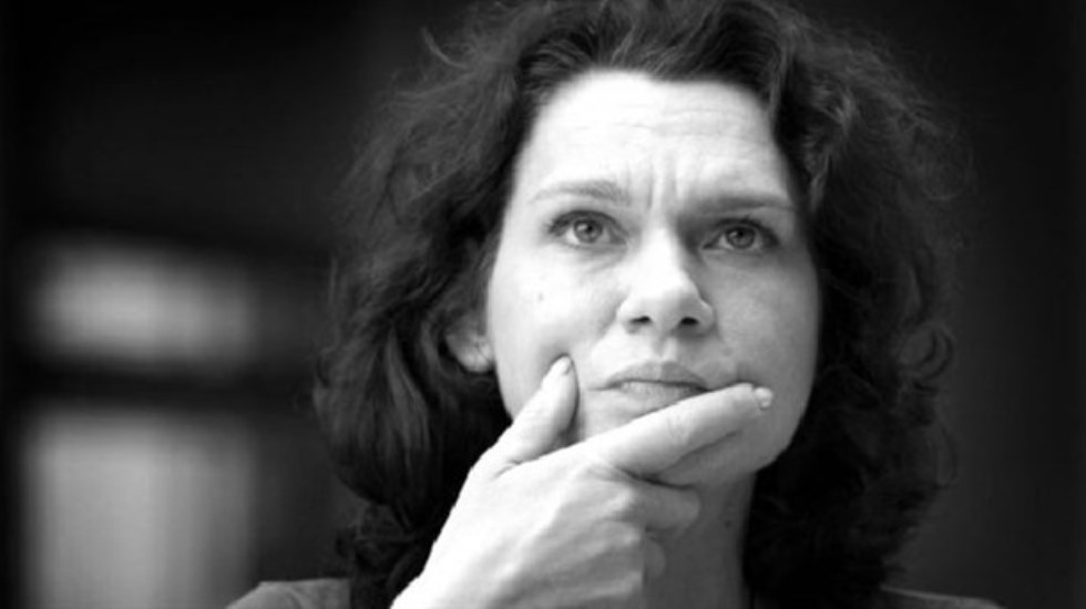 Aslı Erdoğan hastaneye kaldırıldı