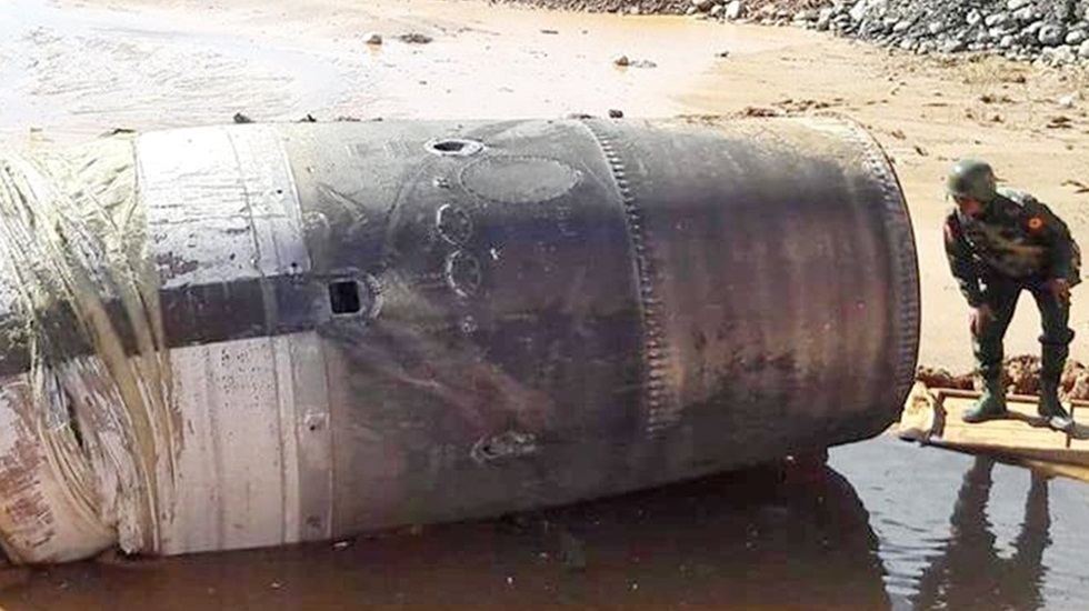 Dünya gökten düşen bu gizemli cismi konuşuyor