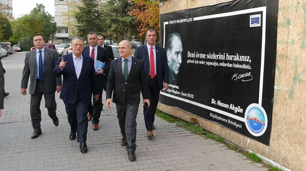 Eski siyaset arkadaşı ANAP’lı Başbakan Yılmaz’dan CHP’li Belediye Başkanı Akgün’e övgü