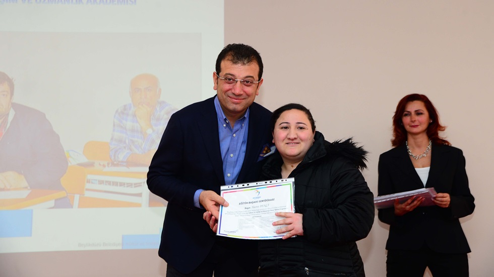 Beylikdüzü’nde görev yapan apartman görevlileri sertifikalı oldu