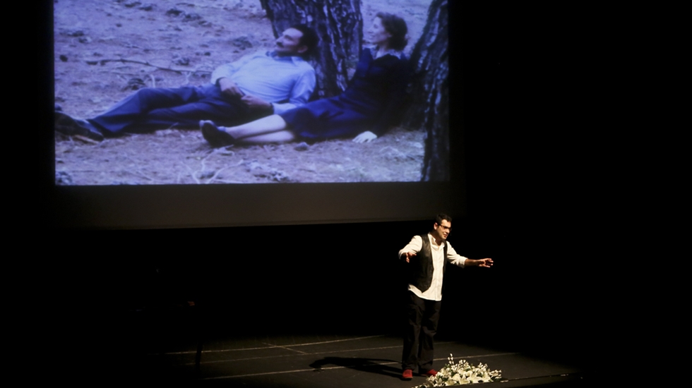 Enver Aysever’den interaktif gösteri