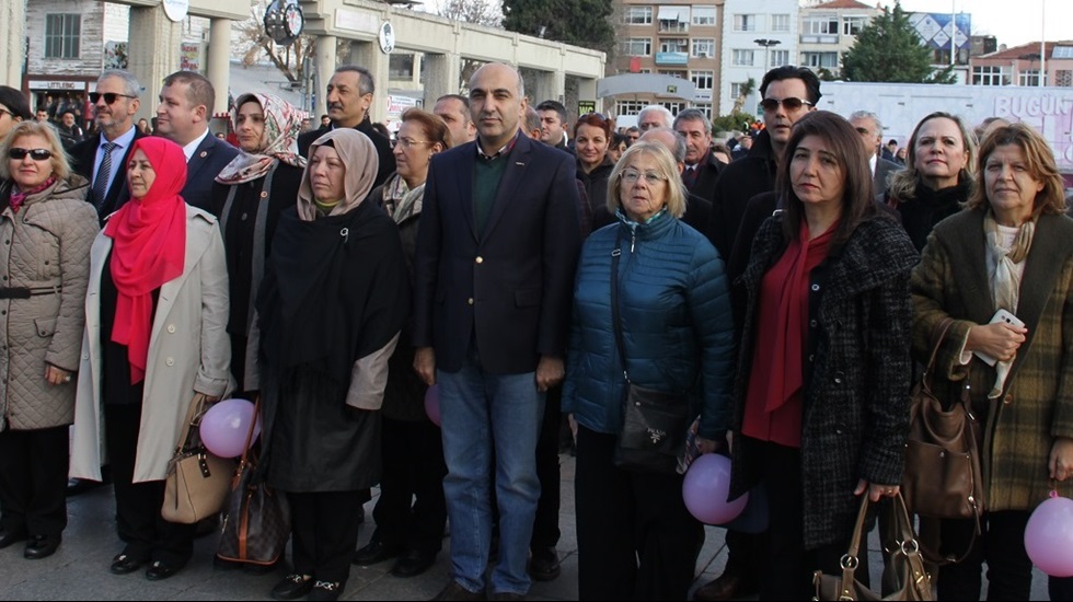 Kerimoğlu: Kadının olduğu yerde zerafet, asalet, nezaket, sevgi, saygı, barış olur