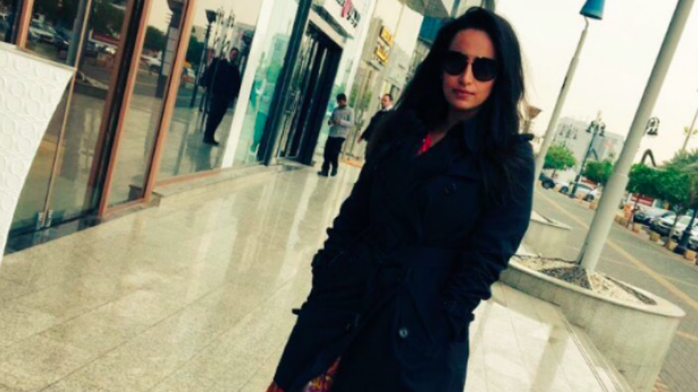 Suudi kadın çarşafsız fotoğrafı yüzünden tutuklandı!