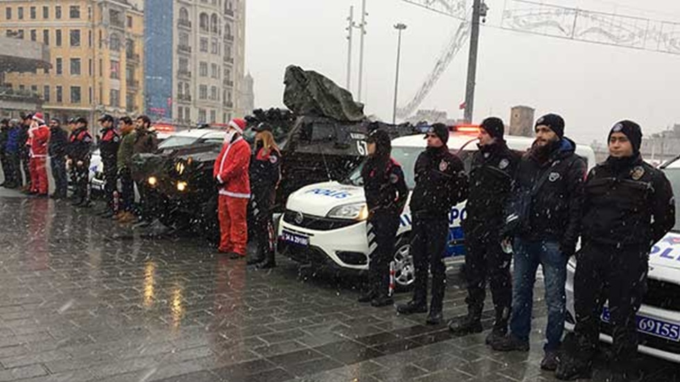 Taksim’ çıkan İstiklal Caddesi ve caddeye bağlanan tüm yollar kapatıldı