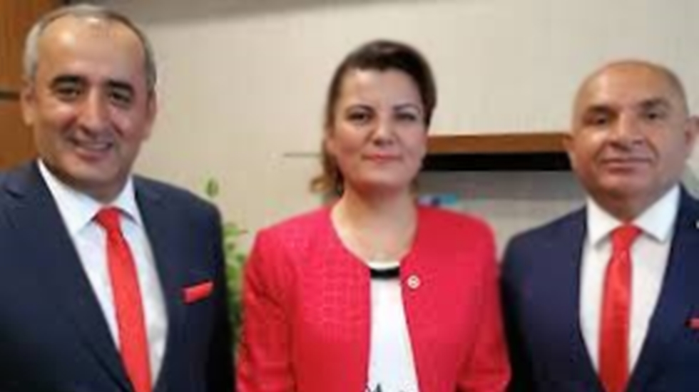 Milletin parasıyla millete reklam yapıyorlar