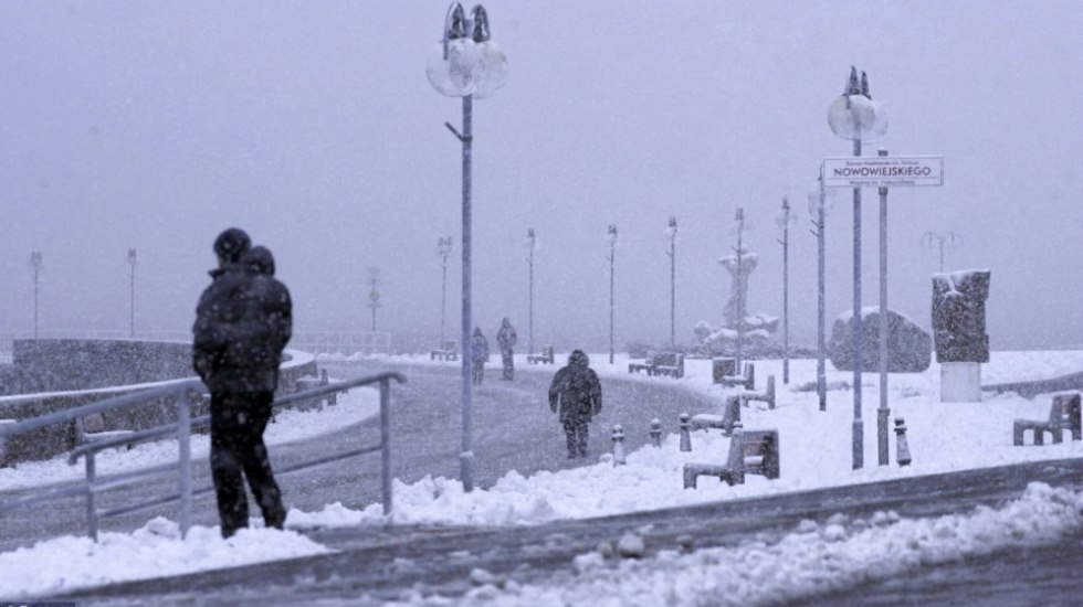10 kişi soğuktan donarak hayatını kaybetti