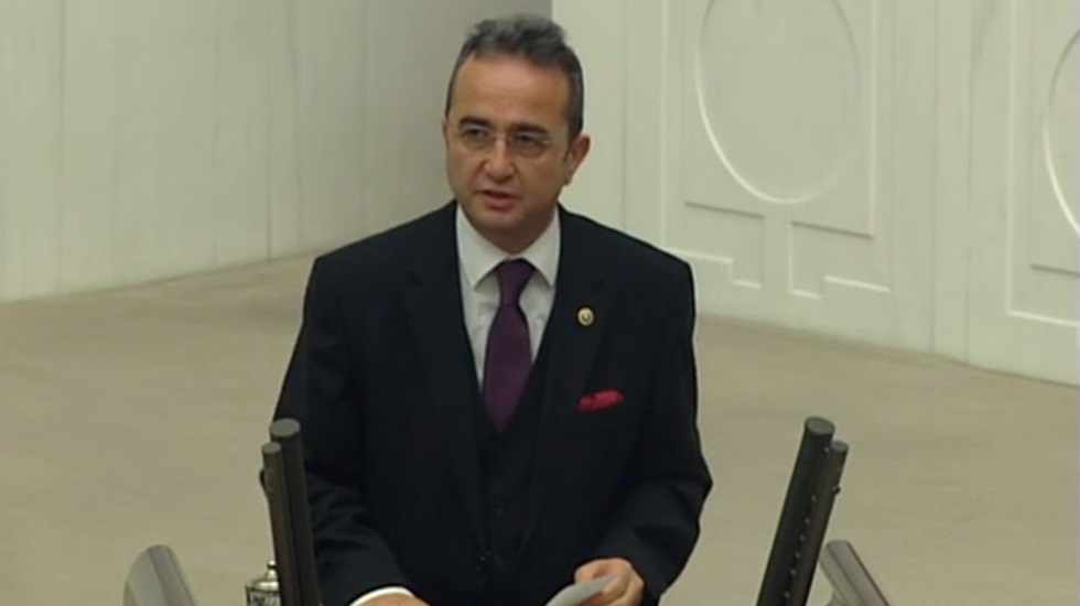 CHP'li Tezcan: "Barolar, Cumhurbaşkanının himayeleri altında olsaydı bu teklif gelir miydi?"