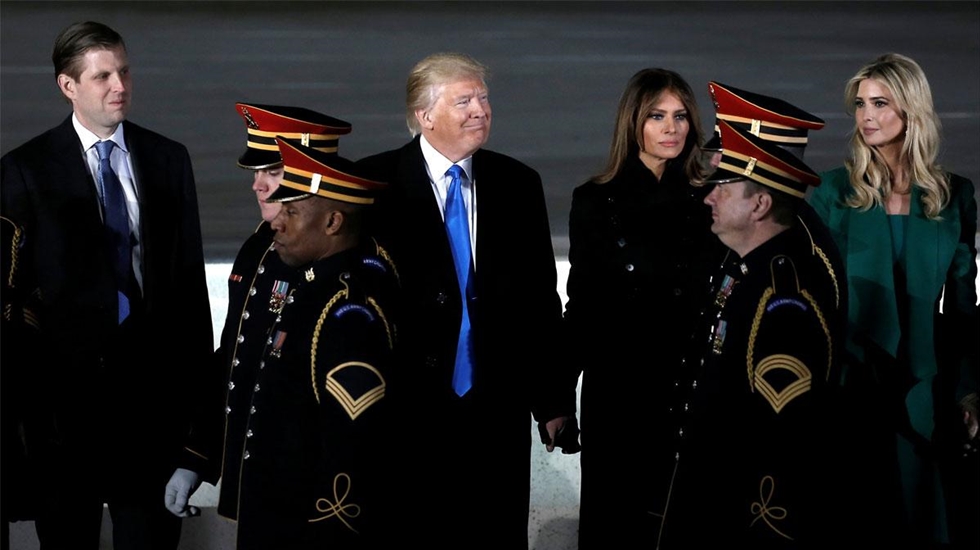 Trump’ın ekibi tanklı füzeli devir teslim töreni istemiş