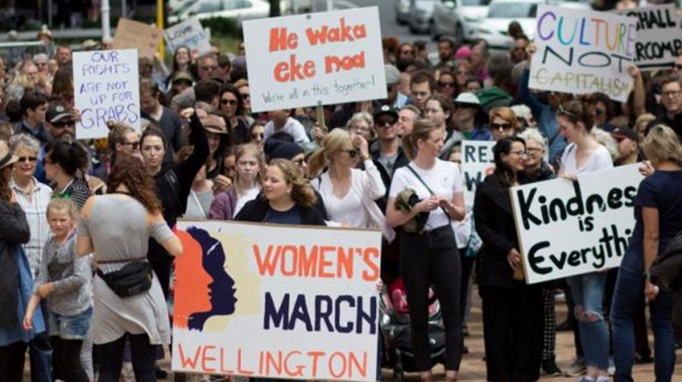 Trump karşıtı ‘kız kardeş eylemleri’ yapılıyor