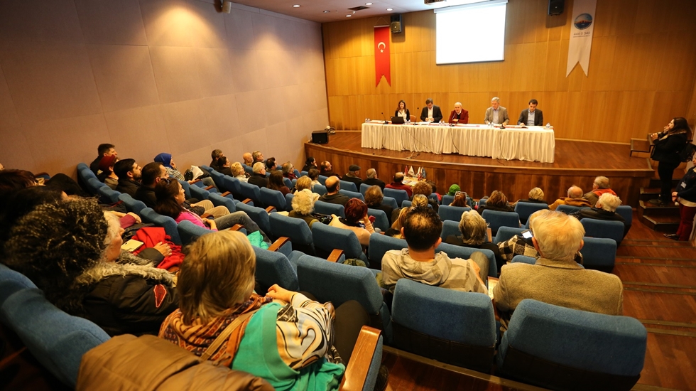 Akgün sitelere tek tek deprem gerçeğini anlatıyor