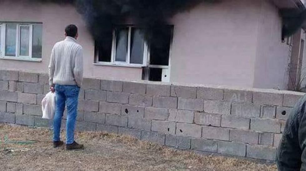 Erzincan Gani Efendi Cemevi kimliği belirsiz kişilerce yakıldı