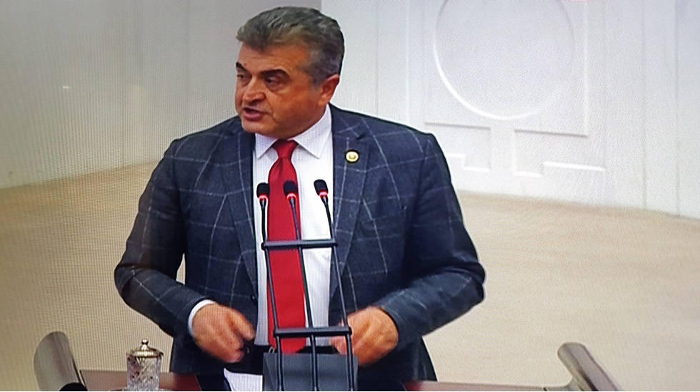 CHP’li Akkaya’dan AKP’li Muş’a: ”Acaba biz farklı bir ülkede mi yaşıyoruz?”
