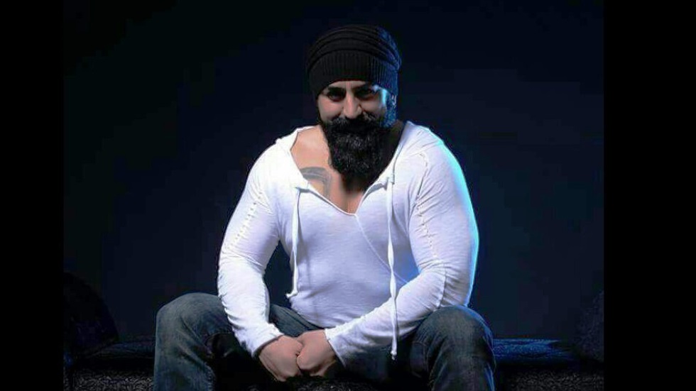 Zülfikar, ‘Gel sensiz divaneyim’ dedi, türkü severleri çağırdı