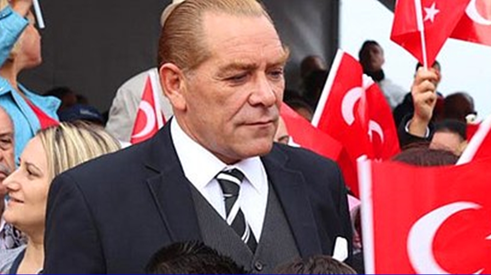 Atatürk’e benzerliğiyle ünlenen tiyatrocu, gözaltına alındı
