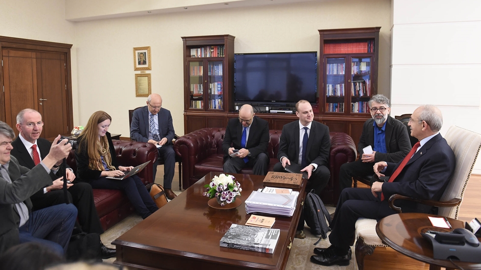 ‘Uluslararası Basın Özgürlüğü Heyeti’ CHP’yi Ziyaret Etti