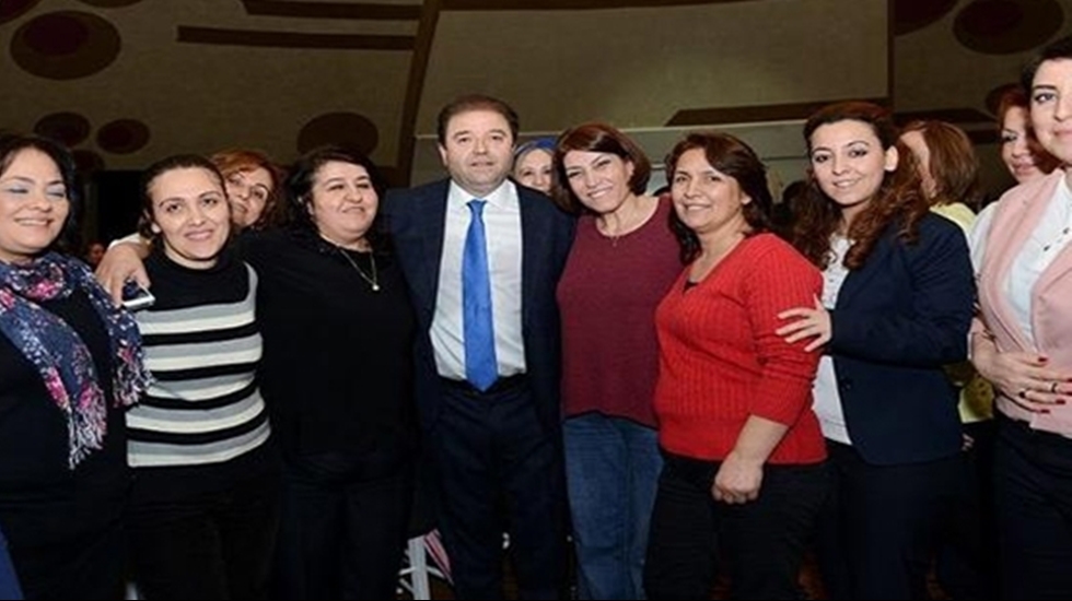 Maltepe Belediyesi kadınlara 8 Mart’ta 1 gün izin ve 1 maaş ikramiye verdi