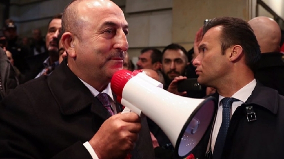 AKP’nin uçuk anket sonucu