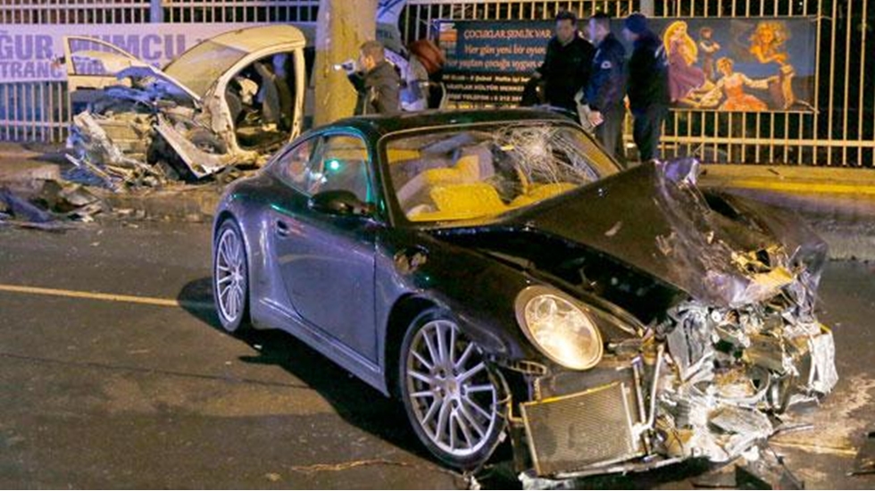 Rüzgar Çetin’in kaza yaptığı otomobili ‘ünlü birisinin aracı’ olarak satışta
