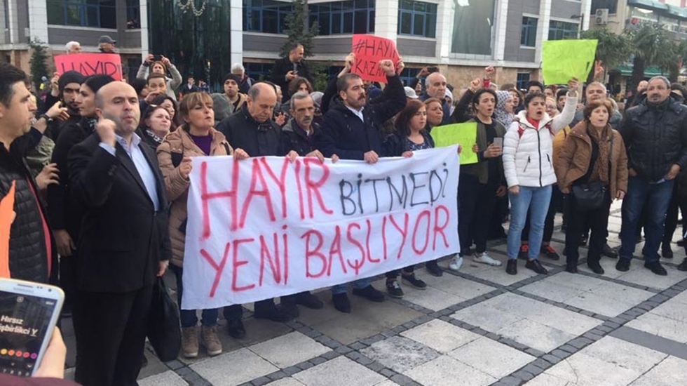 Avcılar’da referandum sonuçları protesto edildi