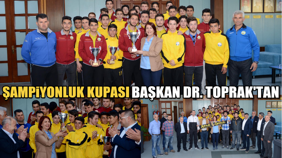 Belediyespor’a şampiyonluk kupası Başkan Toprak’tan
