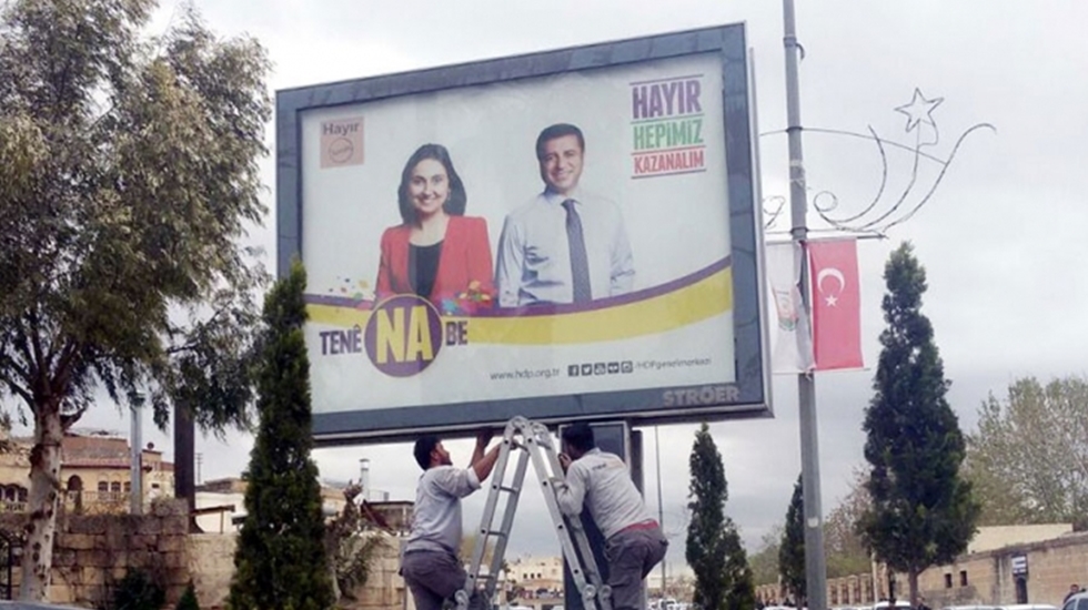 Figen Yüksekdağ’lı HDP afişleri toplatıldı