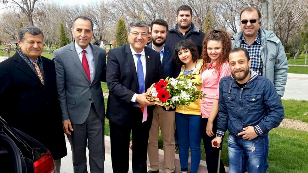 Sındır: “Hem Cumhurbaşkanı hem parti genel başkanı!”