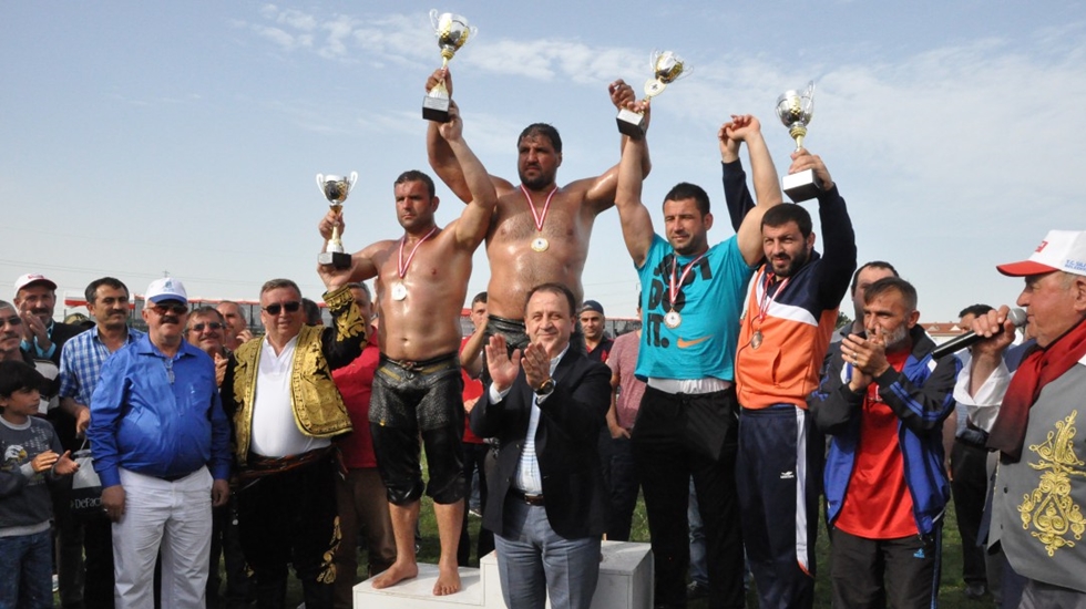 Pehlivanlar Silivri Er meydanında güreşti; Başpehlivanlığı Recep Kara kazandı