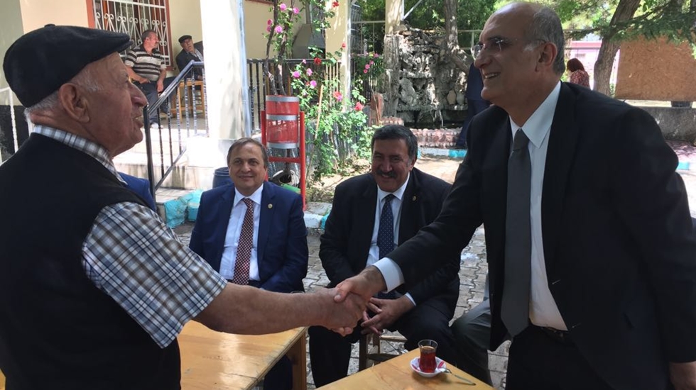 Tekin Bingöl: “CHP’nin ‘içini’ karıştırmak istiyorlar!”