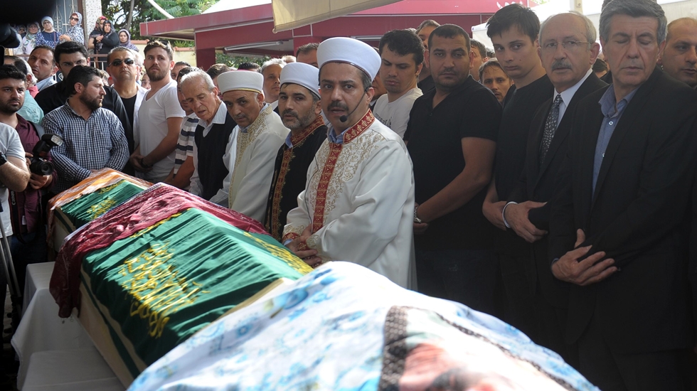 Kılıçdaroğlu, trafik kurbanlarını son yolculuğunda yalnız bırakmadı