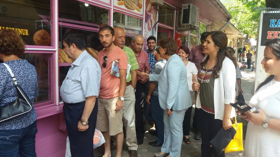 Hızla çoğalan AVM’ler ve süpermarketler esnafa kepenk kapattırıyor