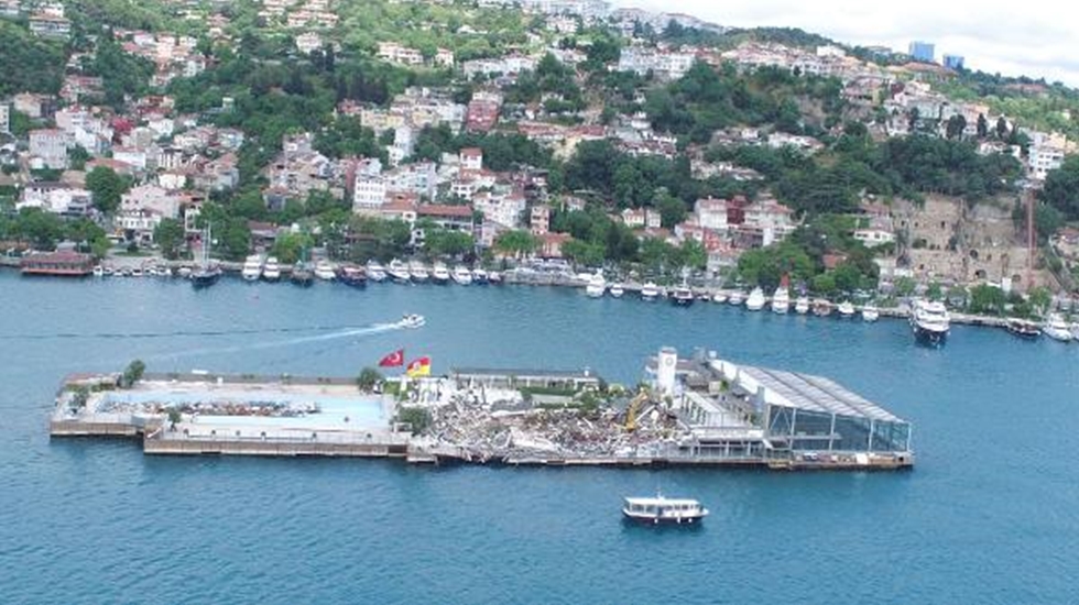 Eski CHP’li, İBB Meclis Üyesi Sipahi’den teklif: Galatasaray Adasına cami yapılsın!