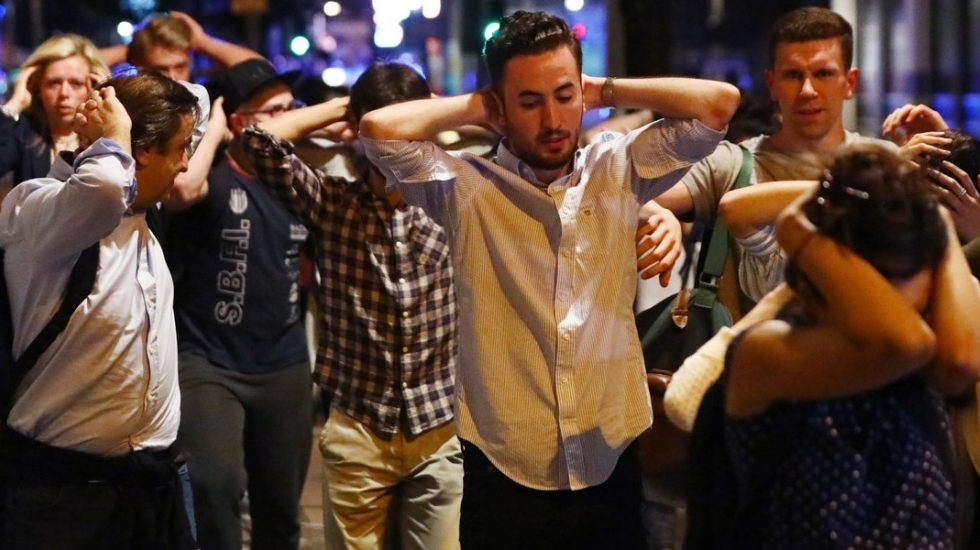 Terör bu kez Londra’da: Bıçaklı saldırıda çok sayıda ölü!