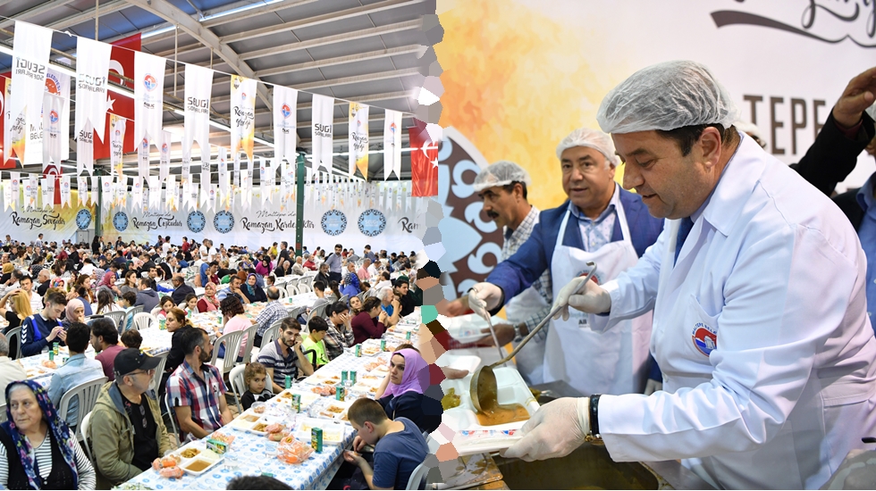 Başkan Ali Kılıç İftar yemeği  dağıttı, şehitler için dua etti