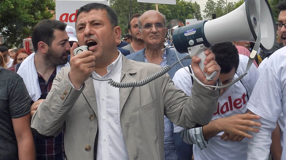 “Krizin bedelini işçiler ödüyor, toplu işten çıkartmalar artıyor”