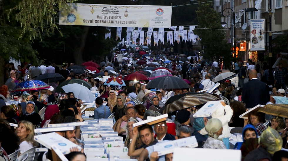 Sokak İftarında yağmur yağarsa!