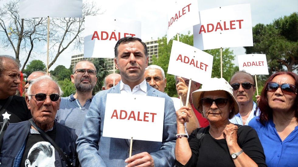Yarkadaş: “Sessizce o kararı okuyup, salondan kaçtılar”
