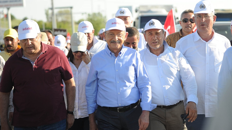 Kaya: Gelin bayramlaşalım adalet aşkına