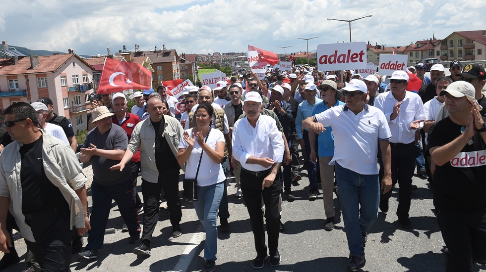 İtalyan La Repubblica: “Türk Gandi’nin yürüyüşü Erdoğan’ı korkutuyor”