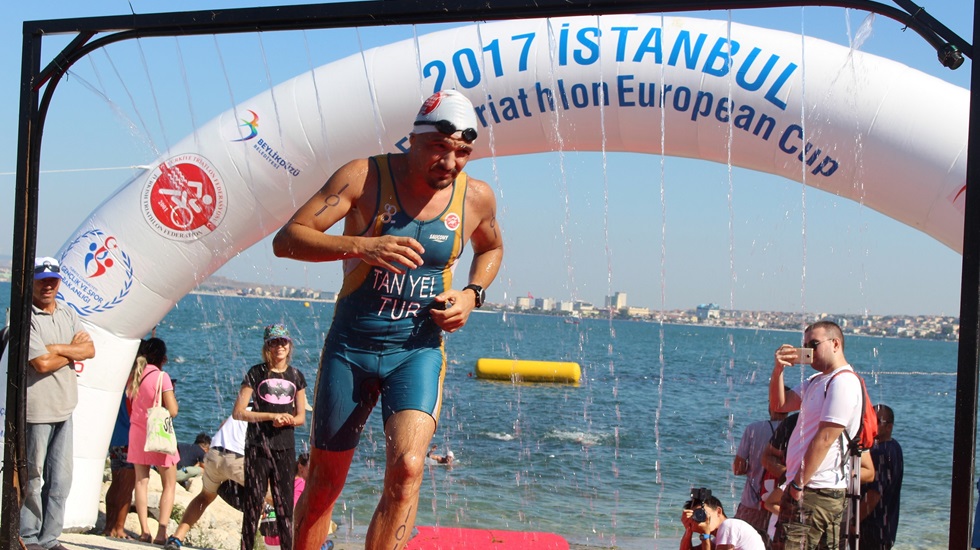 Triatlon Avrupa Kupası’nda ilk gün 120 sporcu yarişti