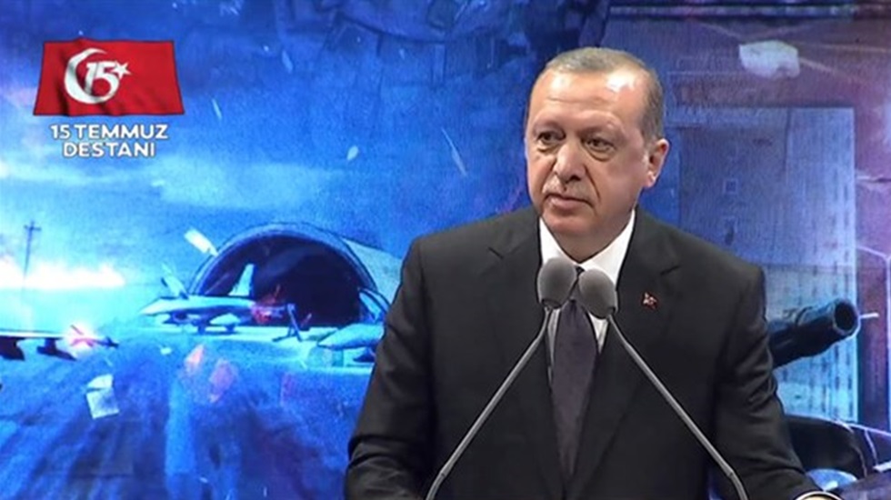 Erdoğan: “Onlar, asker elbisesi giymiş vatan hainiydiler”