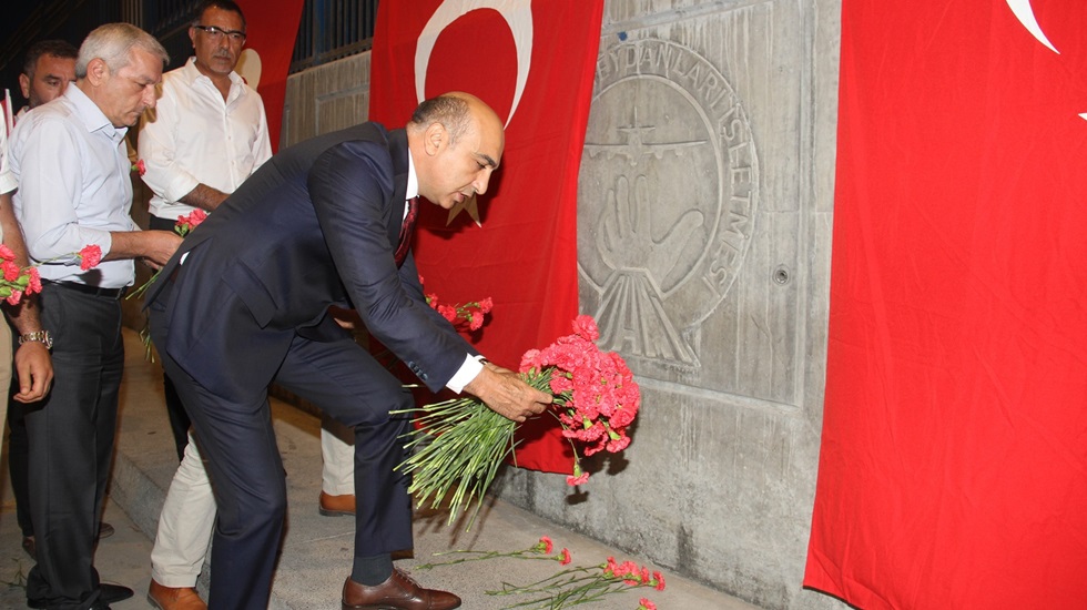 Başkan Kerimoğlu’ndan 249 karanfil