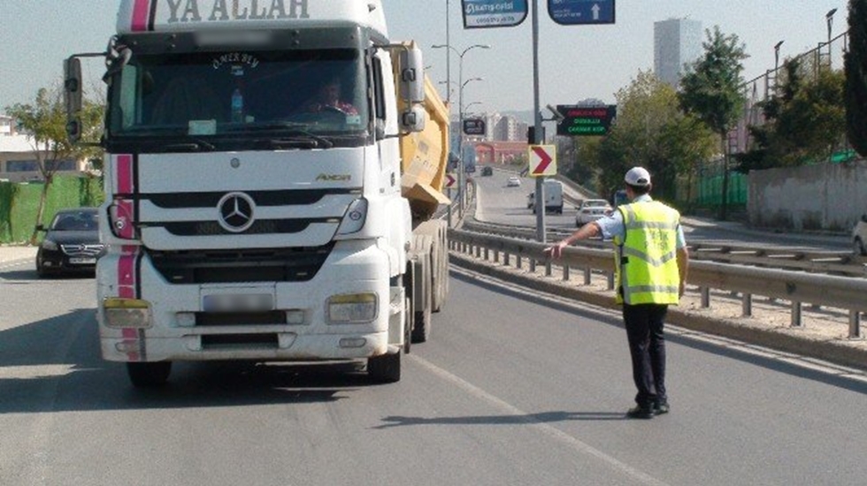 İstanbul’da grüşvet operasyonu; Çok sayıda trafik polisi gözaltında