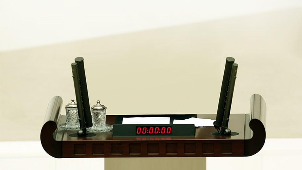 AKP&rsquo;li Dağ a&ccedil;ıkladı: 15 belediye başkanı ve 2 milletvekili AKP'ye ge&ccedil;iyor