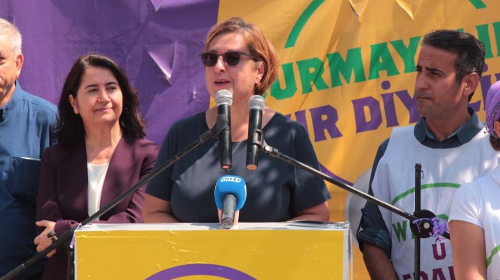 HDP’nin ‘Vicdan ve Adalet Nöbeti’nin İzmir ayağı sona erdi