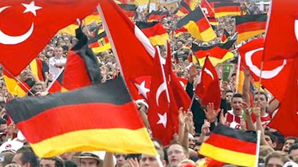 Almanya seçimlerinde 720 bin Türk kökenli oy kullanacak