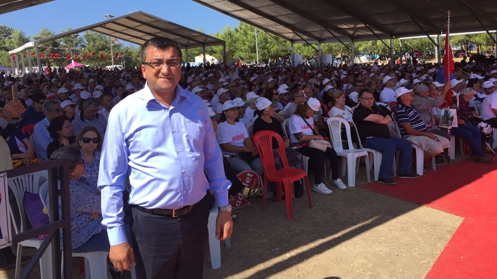 CHP’li Öz: “Kurultayı karalama kampanyası ucuz kahramanlıktır”